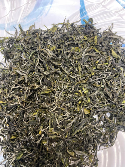 Dry green tea leaves 